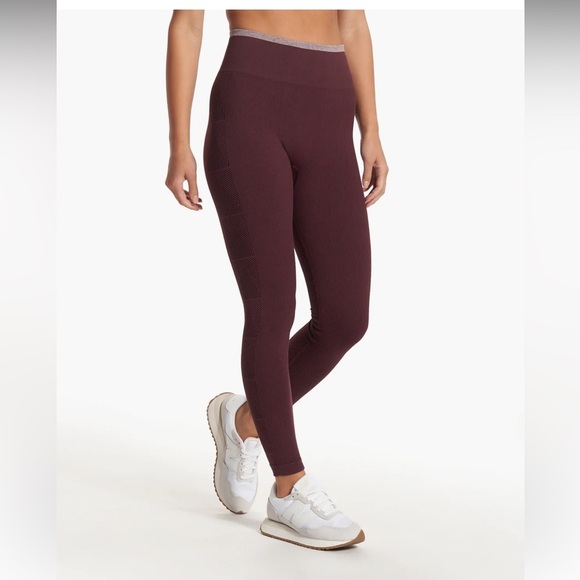 Vuori Women's Small Helix Seamless Legging Maroon NWT 7/8 Length High Rise - Picture 2 of 7